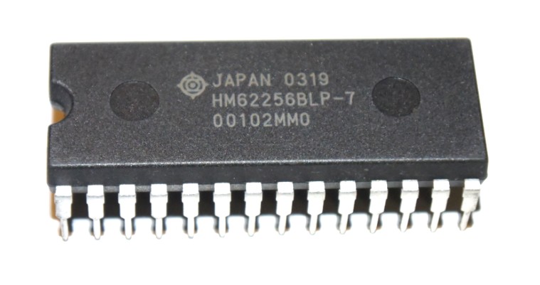 SRAM  HM62256BLP-7   DIP 28pin　　　限定特売中　　
