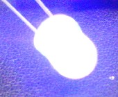 紫外発光(UV)LED   BL-VC5842Y  5φ　　3.2V～3.4V　　150mcd～200mcd　　　400～403nm　　指向角:14°1個