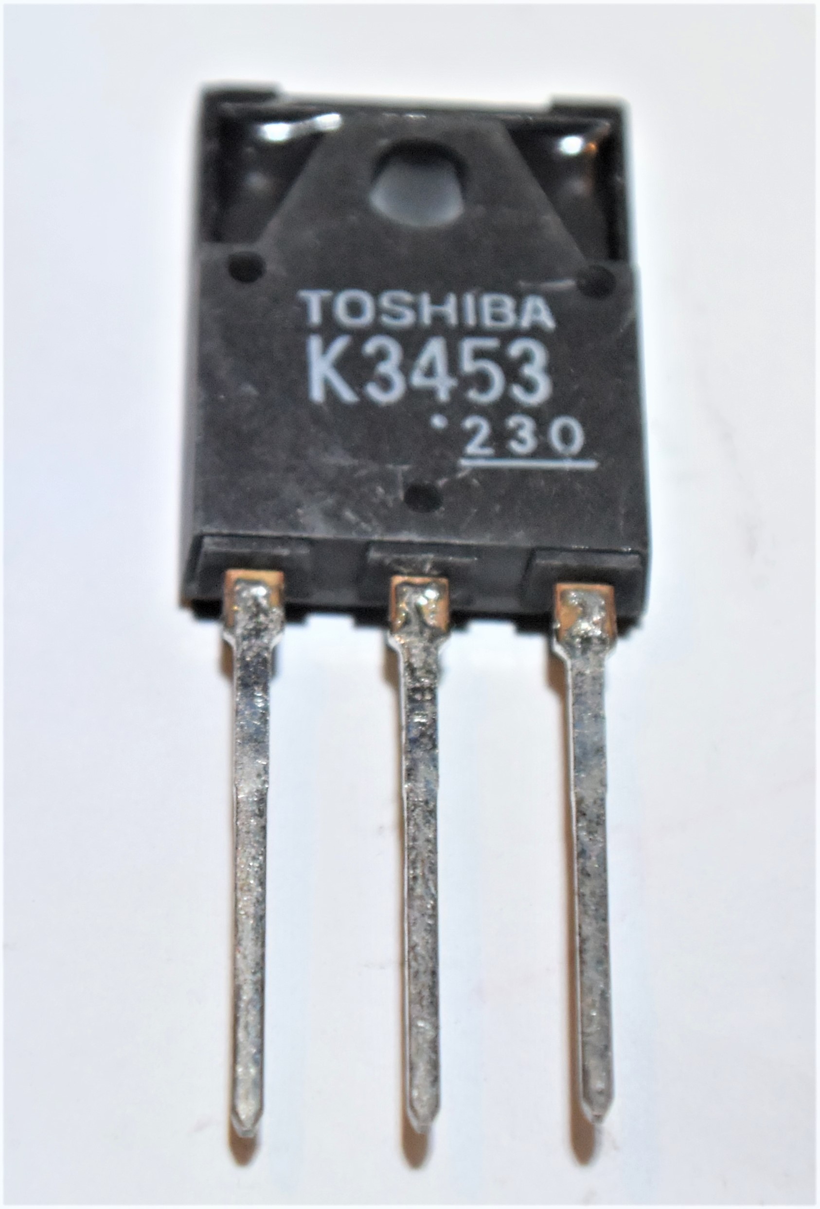 2SK3453　　700V/10A/80W/RDS (ON) = 0.72 ? (標準)