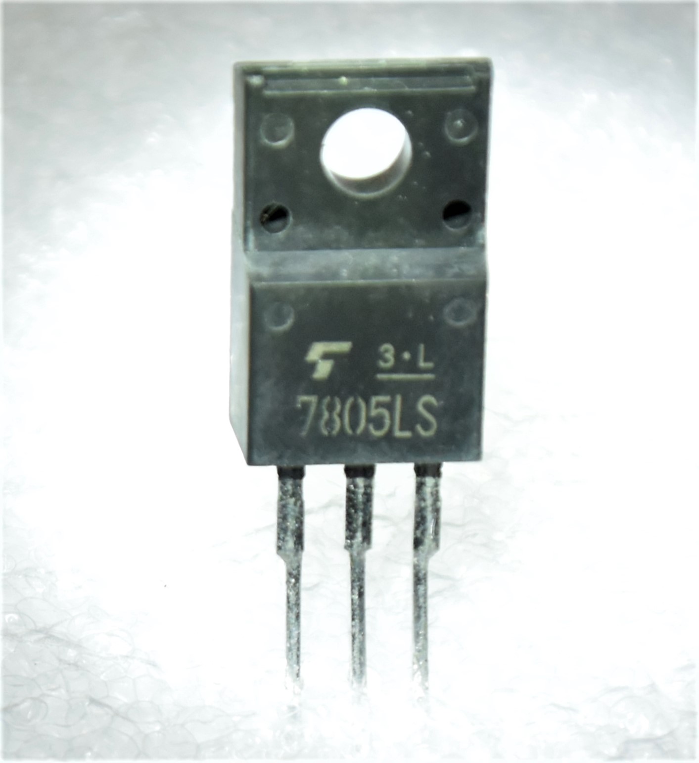 TC7805LS　低ノイズLDO電圧レギュレータ