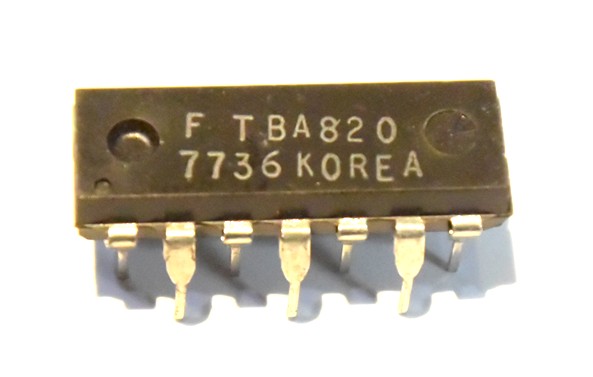 TBA820    ステレオメインアンプ2ch　　2W　DIP