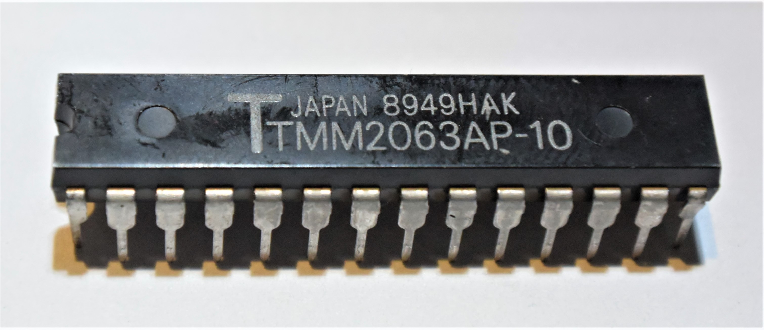 TMM2063AP-10　65536 ビット高速および低電力静的ラムダム アクセス メモリ