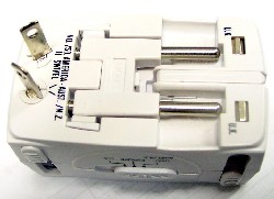 変換コネクター　さまざまな形状のコンセントに対応　　EEC-128　　