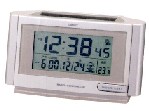 デジタル電波時計　　太陽電池式両局電波時計、月日表示・曜日・温度計表示、バックライト、スヌーズ