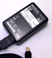 SONY  AC-S508U　　　入力:AC100V-240V　　　出力:USB充電用　　5V　800mA　　　