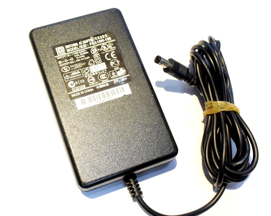 AC-adapter  PSA15W-180      IN:100-240V    OUT:18V/0.8A